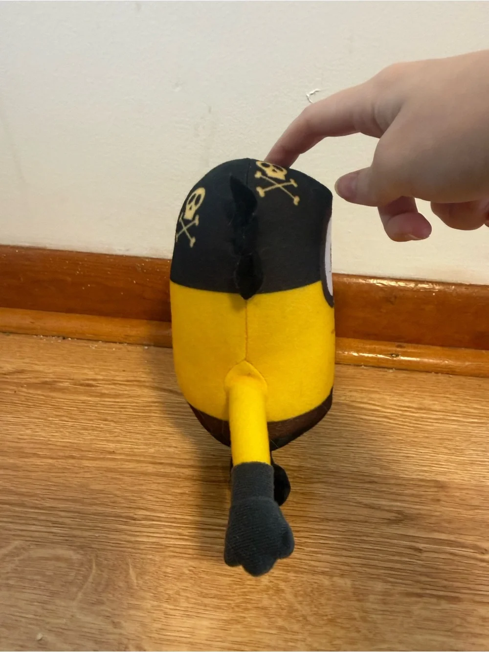 Despicable Me STUART THE MINION AS PIRATE 6